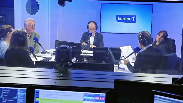 «Les stripteaseuses ont toujours besoin de conseils juridiques» d'Iain Levison et le jeu vidéo «The Plucky Squire» ou «Le Vaillant Petit Page»