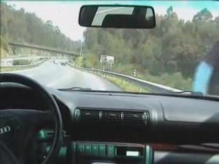 Audi A4 150kmh derapage sur autoroute