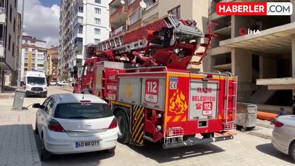 Elazığ'da Bir Şahıs 4. Kattan Atlarken İkna Edildi