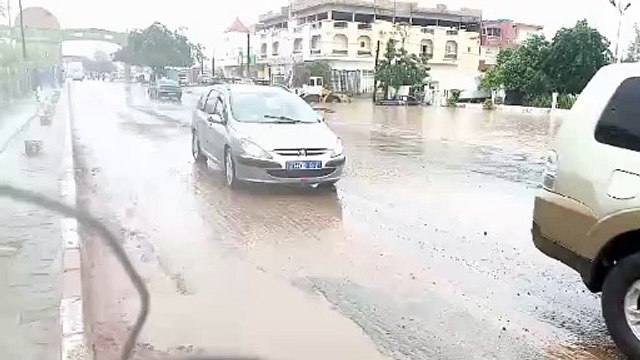 Inédit : La mairie de Touba bloquée par les eaux pluviales