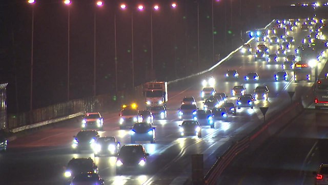 귀경길 고속도로 정체 계속...새벽 1시쯤 차츰 해소 / YTN