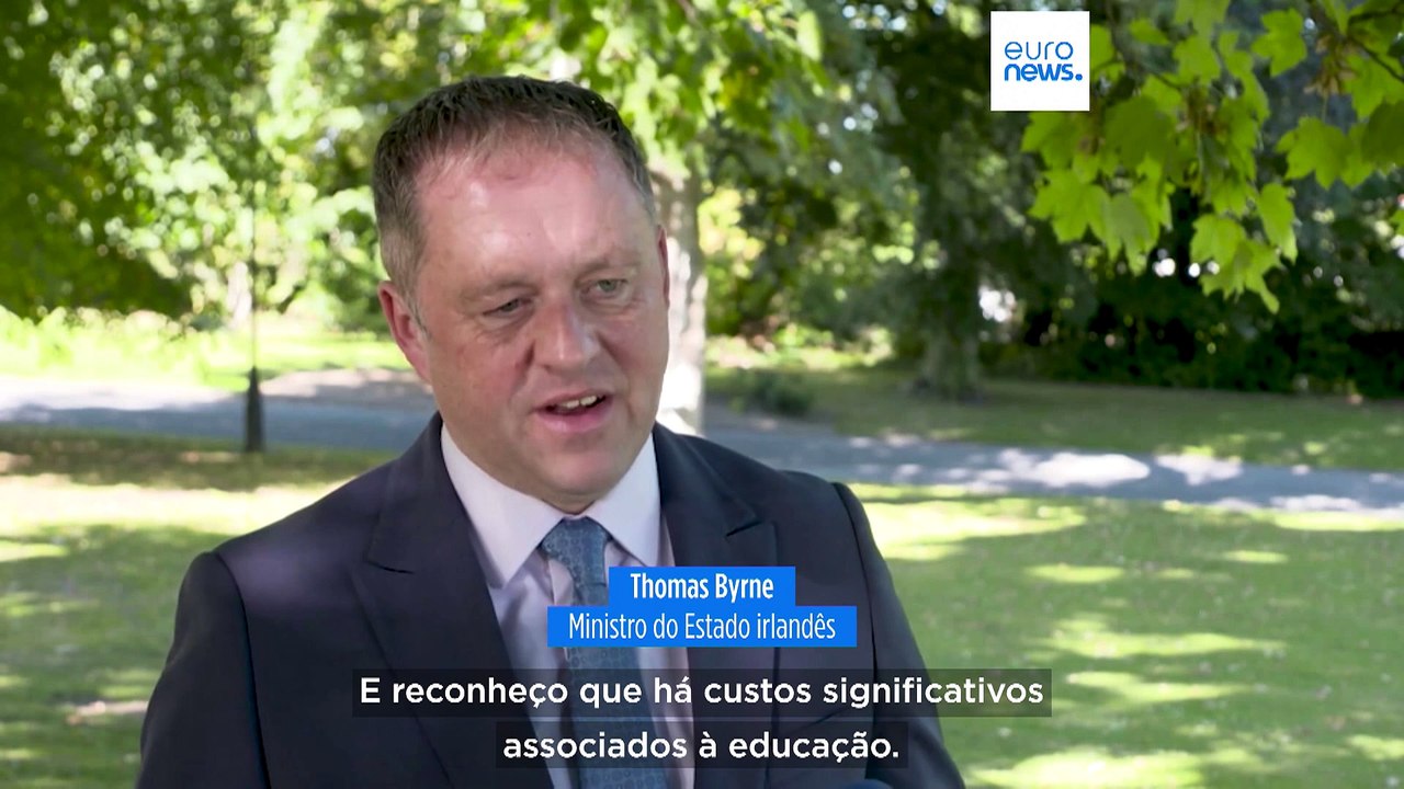 Irlanda alarga gratuitidade dos livros escolares para aliviar orçamento das famílias