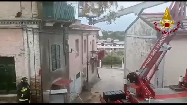 Maltempo in provincia di Pescara, allagamenti e infiltrazioni d'acqua