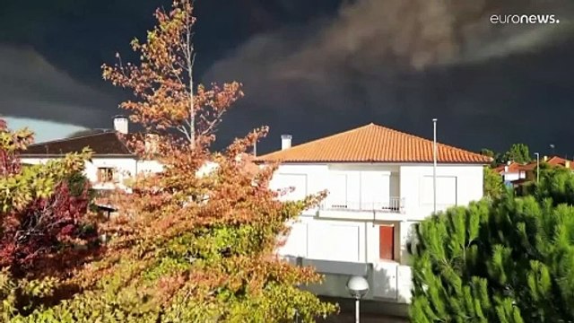 Μαίνονται οι φονικές πυρκαγιές στην Πορτογαλία - Τρεις πυροσβέστες νεκροί