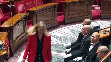 Mesa diretora da Assembleia Nacional da França aceita debater destituição de Macron