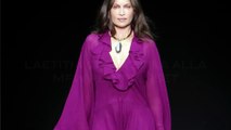 Laetitia Casta sfila alla Milano Fashion Week