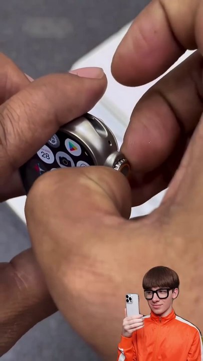 APPLE WATCH HIDDEN CAMERA