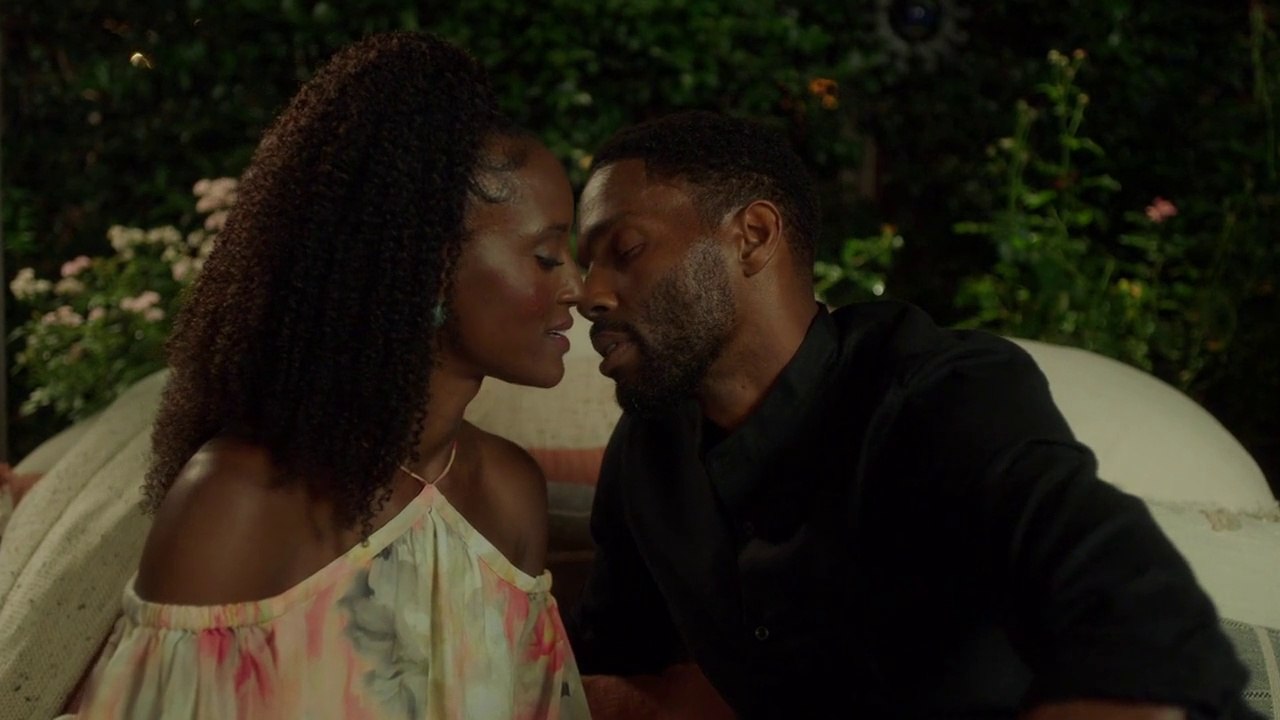 Two teachers fall for each other while trying to save their school's art department HD