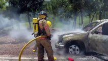 Vehículo toma fuego en Copán