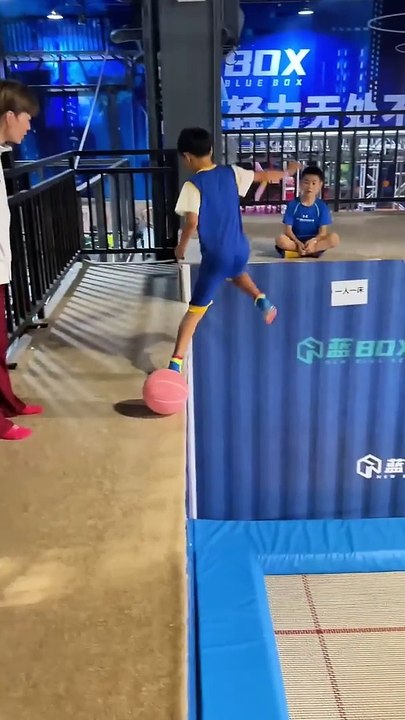 Trampoline sports are more powerful than one another. Internet celebrity trampoline. Prof.