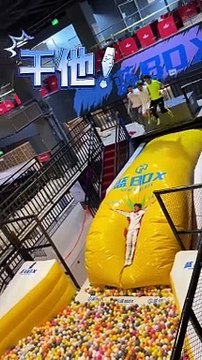 It feels like flying. It feels weightless. It_s all about excitement. Blue box flying man. Profe