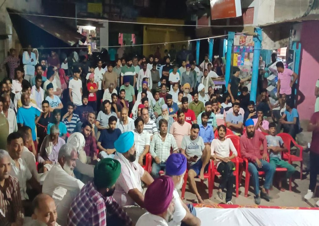 मुबारिकपुर नगर पालिका का दर्जा हटाने के विरोध में लोगों ने जताया रोष...देखें वीडियो