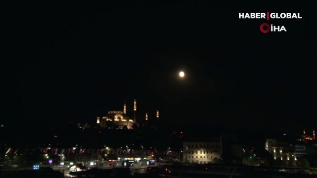 İstanbul ‘da Süper Kanlı Ay Tutulması