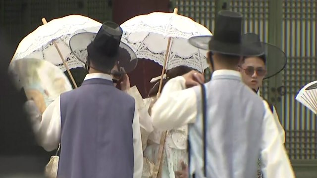 서울 역대 가장 늦은 폭염경보...사상 첫 한가위 열대야 / YTN