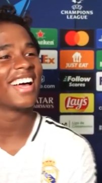 El momento en el que Rüdiger interrumpe a Endrick para vacilarle