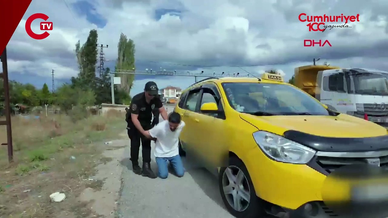 Dereköy Sınır Kapısı yolundaki takside 6 kaçak göçmen yakalandı