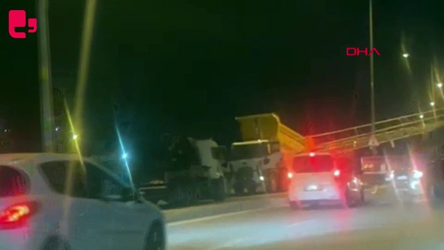 Damperi açık kalan kamyon, PTS direğini devirdi