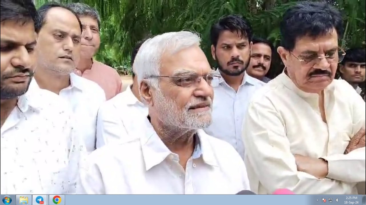 दिवंगत नेता जुबेर खान को श्रद्धांजलि देने अलवर पहुंचे सीपी जोशी और शांति धारीवाल