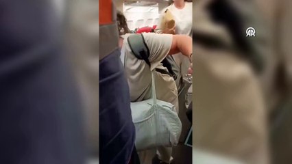 Şarkıcı Dilan Çıtak, uçakta kabin memuruna saldırdı