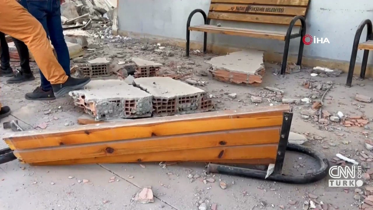 Hatay'da kontrollü yıkımda faciadan dönüldü | VİDEO HABER