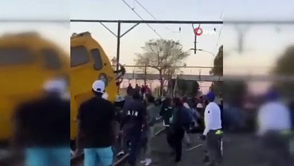 Yolcu treni raydan çıktı! İşte dehşet görüntüler...