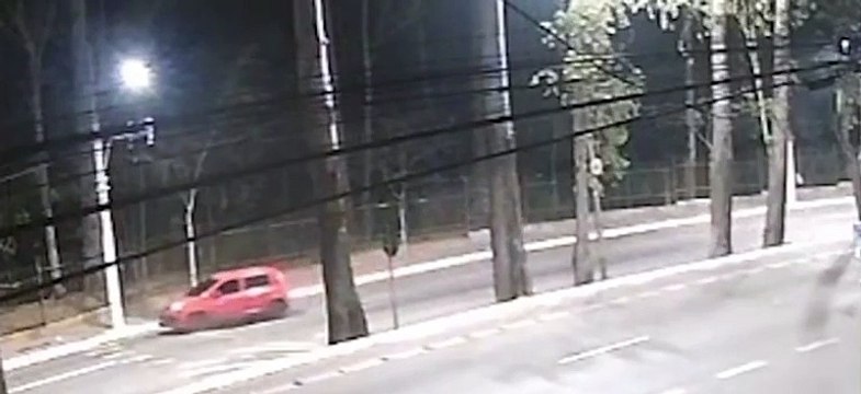 VÍDEO: Viatura da PM explode em grave batida durante perseguição