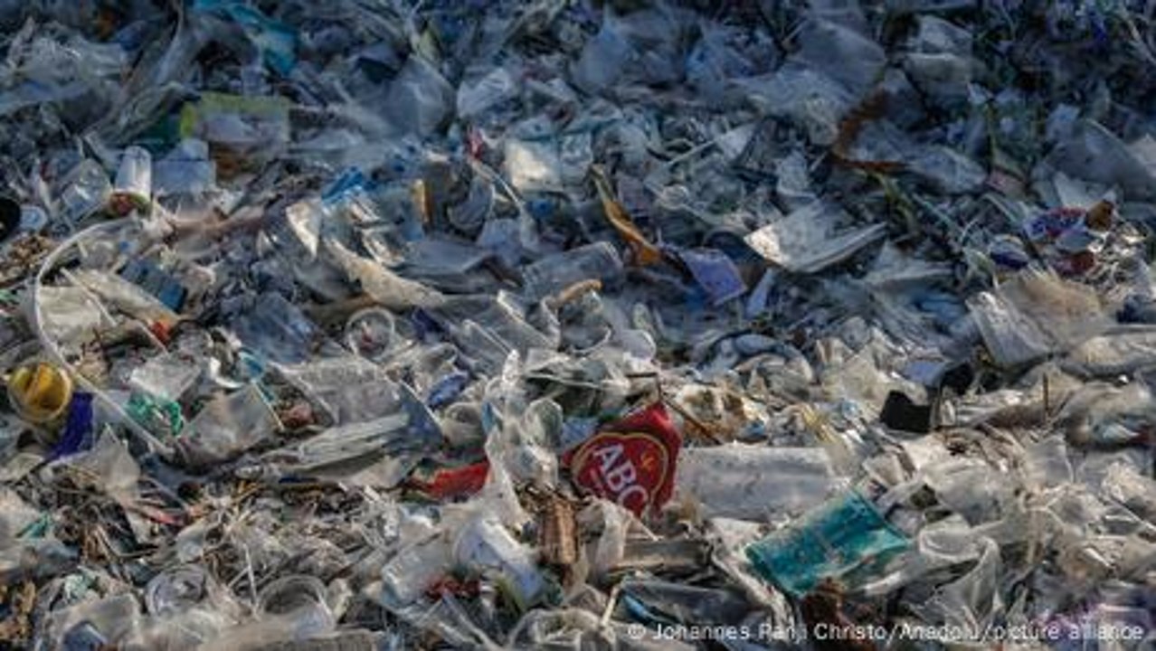 Liberia: Creating jobs by upcycling plastic waste