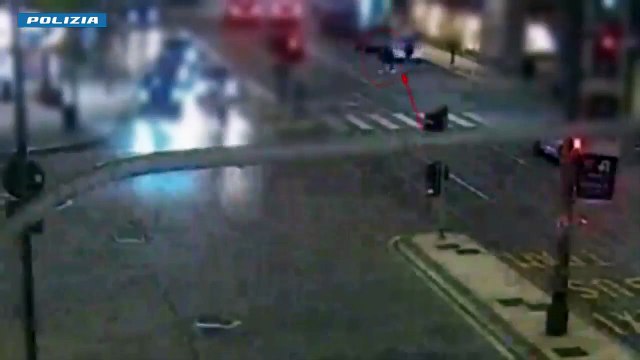 Milano: ruba portafogli a coppia di turisti, arrestato 42enne