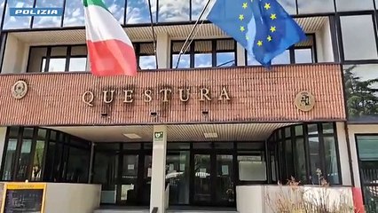 Il video della polizia a Piacenza: «Dipendente dell'Ausl faceva favori per ricevere regali»