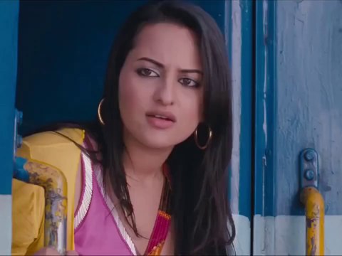 Ajay devgan sonakshi sinha very funny scene Son Of Sardar