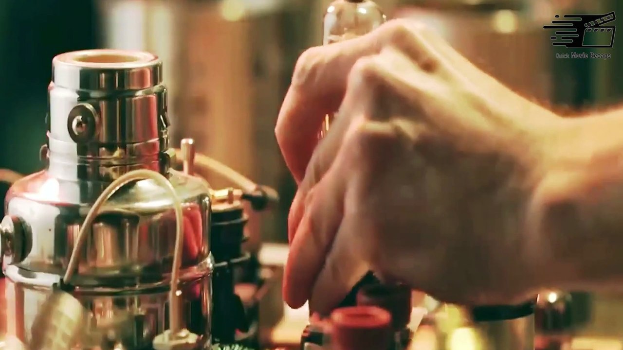 Echo Torch | A man invents a strange lamp that makes him relive events that happened in the past