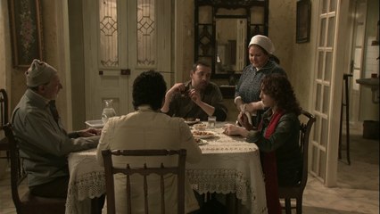 بيقول لخطيبته انتى هتكملى الصدر ده ولا اكمله انا وهى لسة قاعدة بتاكل #الهروب