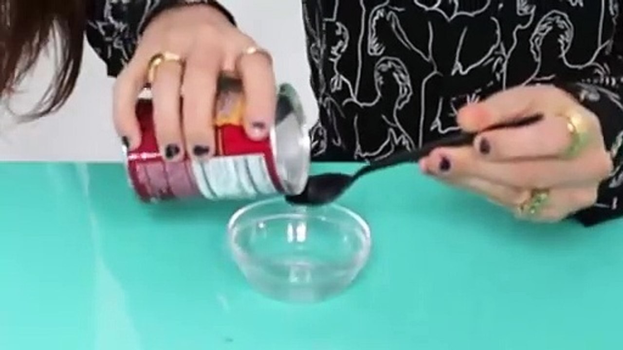 Professional Hairdresser Reviews Viral 5-Minute Crafts Hair Hacks