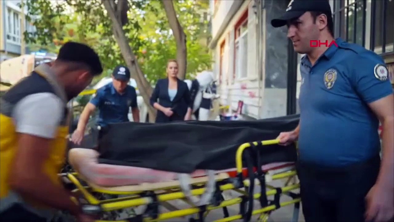 Arka Sokaklar'da 'Dilber' sahnesi: Evin barkın var mı senin?