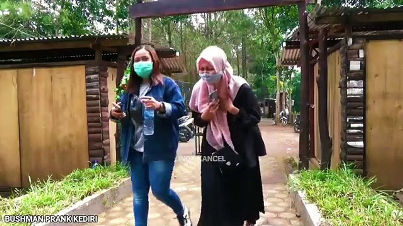 THIS WOMAN FAILED AT A PRANK -- COFFEE SHOP 66 -- BUSHMAN PRANK - Mannequin Prank