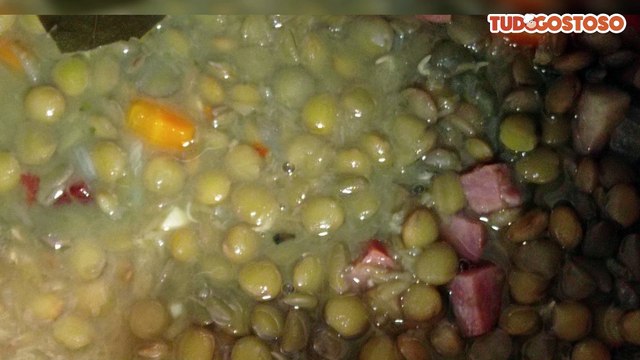 Lentilha com linguiça calabresa e bacon