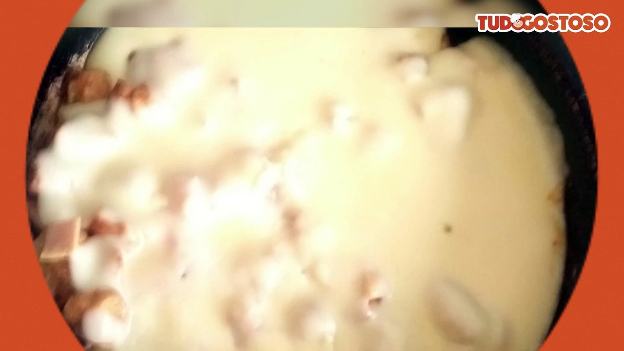 Peito de frango com molho branco