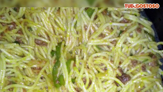 Macarrão com carne moída