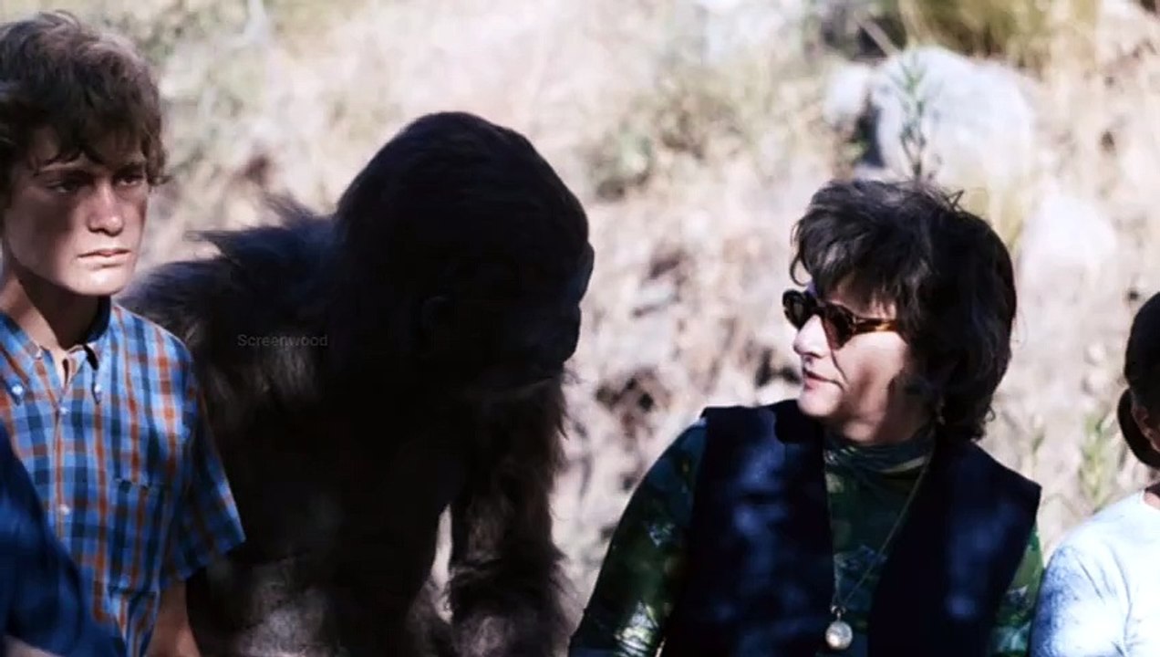 Schlock Film Explained in Hindi_Urdu Summarized हिन्दी(480P)