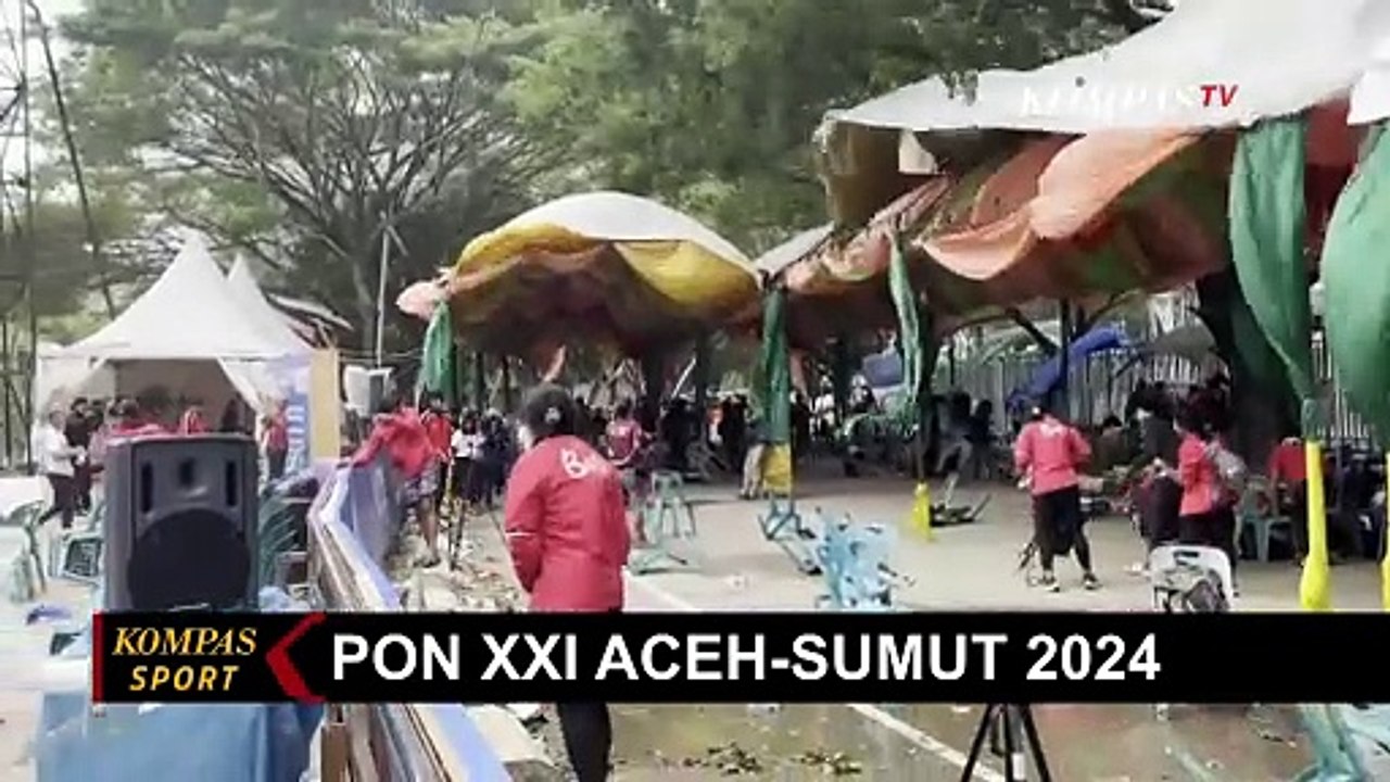 PON XXI: Venue Panjat Tebing Kacau akibat Hujan Deras & Angin Kencang, Pertandingan Sempat Terhenti