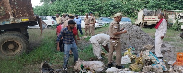 सहारनपुर में लाखों रुपए कीमत की शराब पर चली जेसीबी