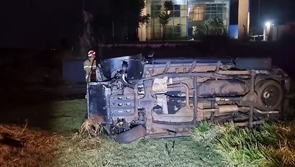 Amarok e Corolla capotam após colisão na rodovia BR-467