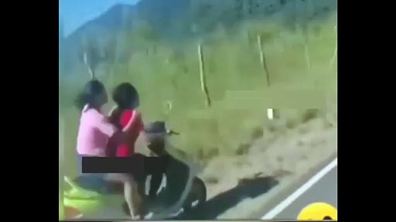 Scooty Girls- Funny Accident ....... papa ki pari