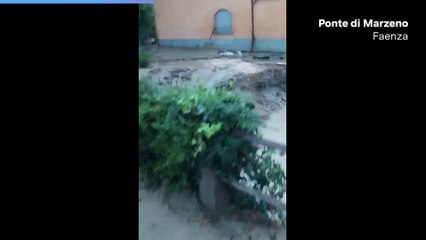Maltempo a Faenza, il ponte di Marzeno dopo l'esondazione