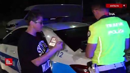 Antalya’da otomobil ve kamyonet çarpıştı