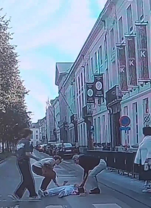 Un homme en scooter percute une dame sur un passage piéton à Alost puis prend la fuite