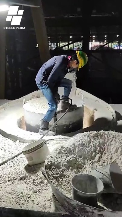 Induction furnace lining work