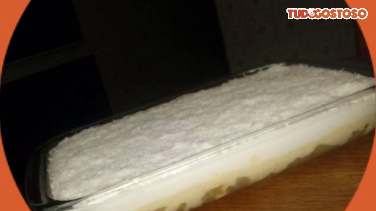 Pavê de abacaxi com coco