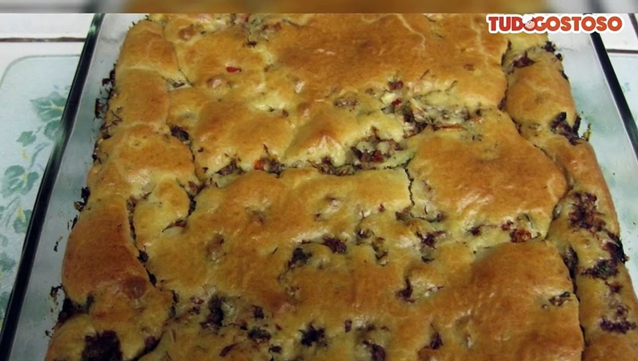 Torta com sobras de carne