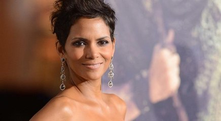 هالي بيري حزينة بعد فوزها بأوسكار أفضل ممثلة